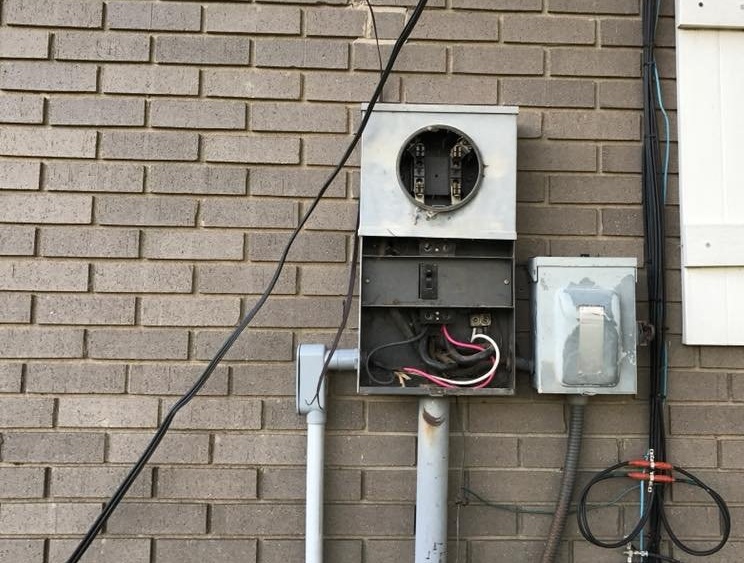Red Electricians in Pasadena, CA