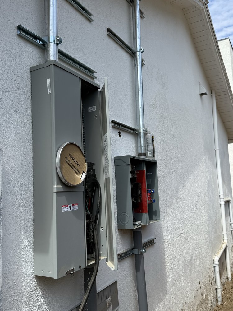 Red Electricians in Pasadena, CA