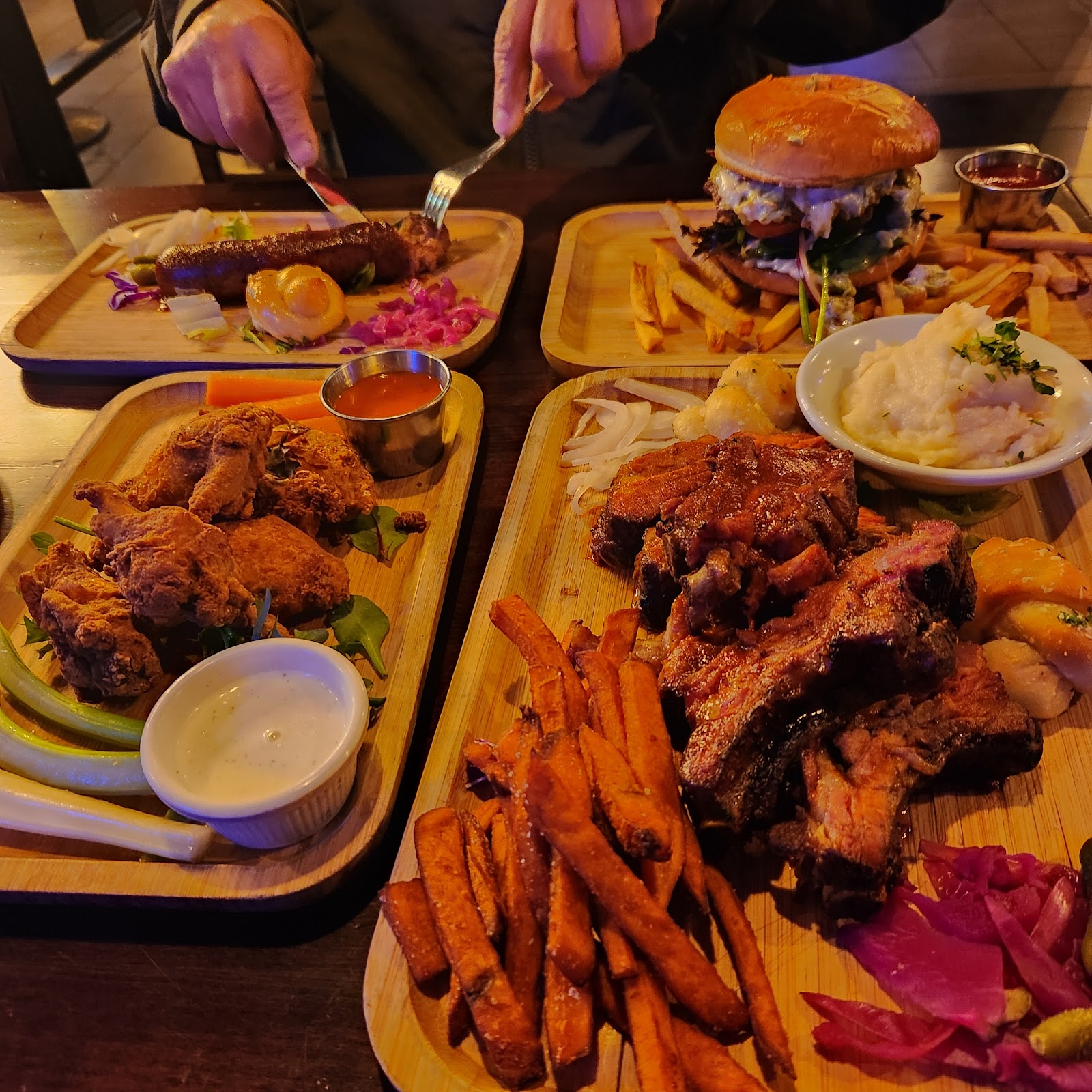 Hawg Heaven BBQ & Gastro Pub in Pasadena, CA