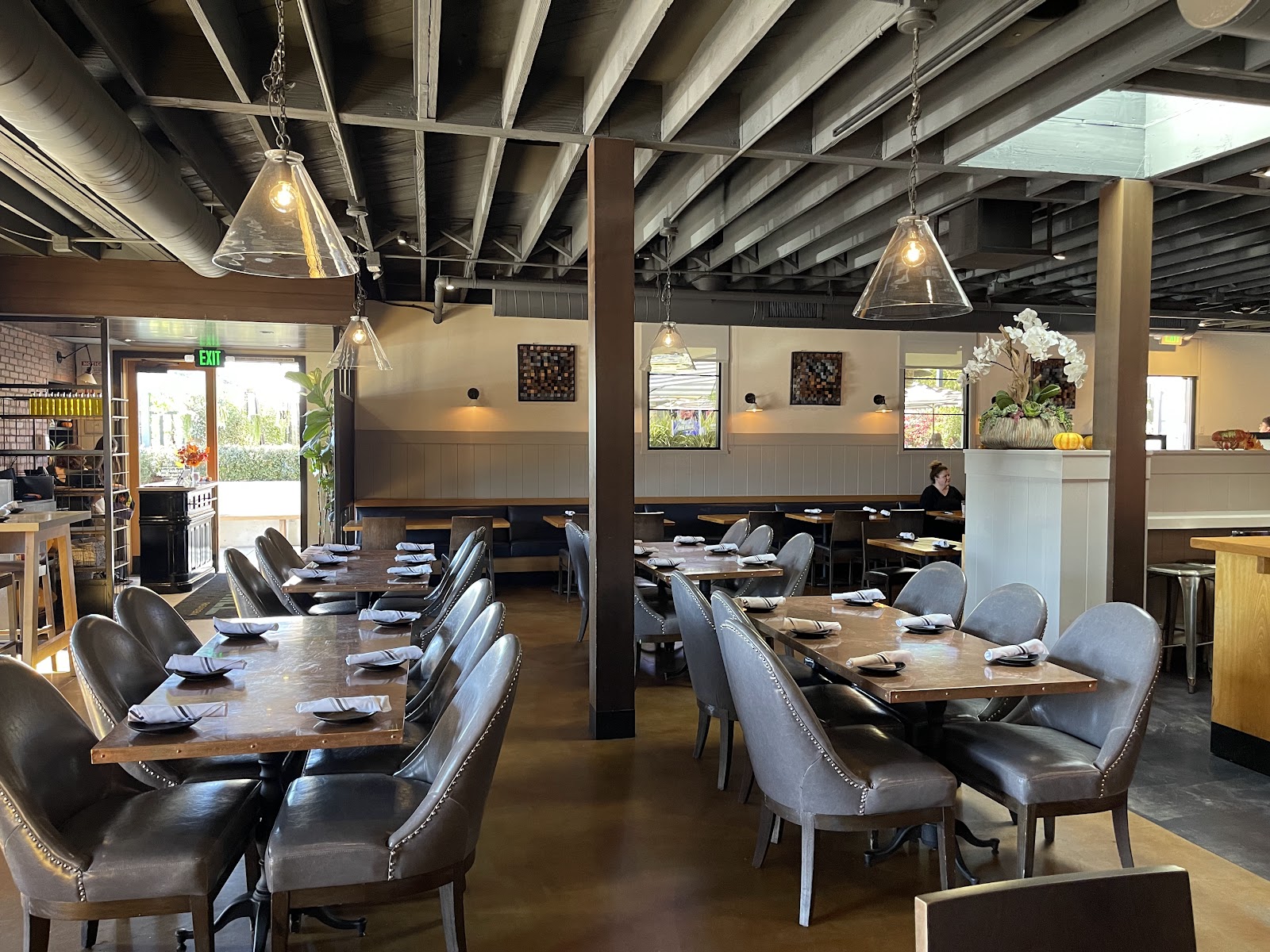Foothill Restaurant in Pasadena, CA