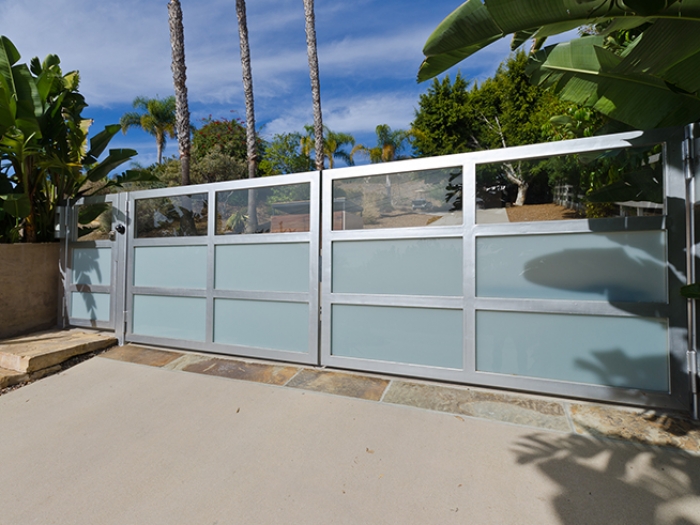 VALUE GARAGE DOOR & GATE REPAIR INC in Pasadena, CA