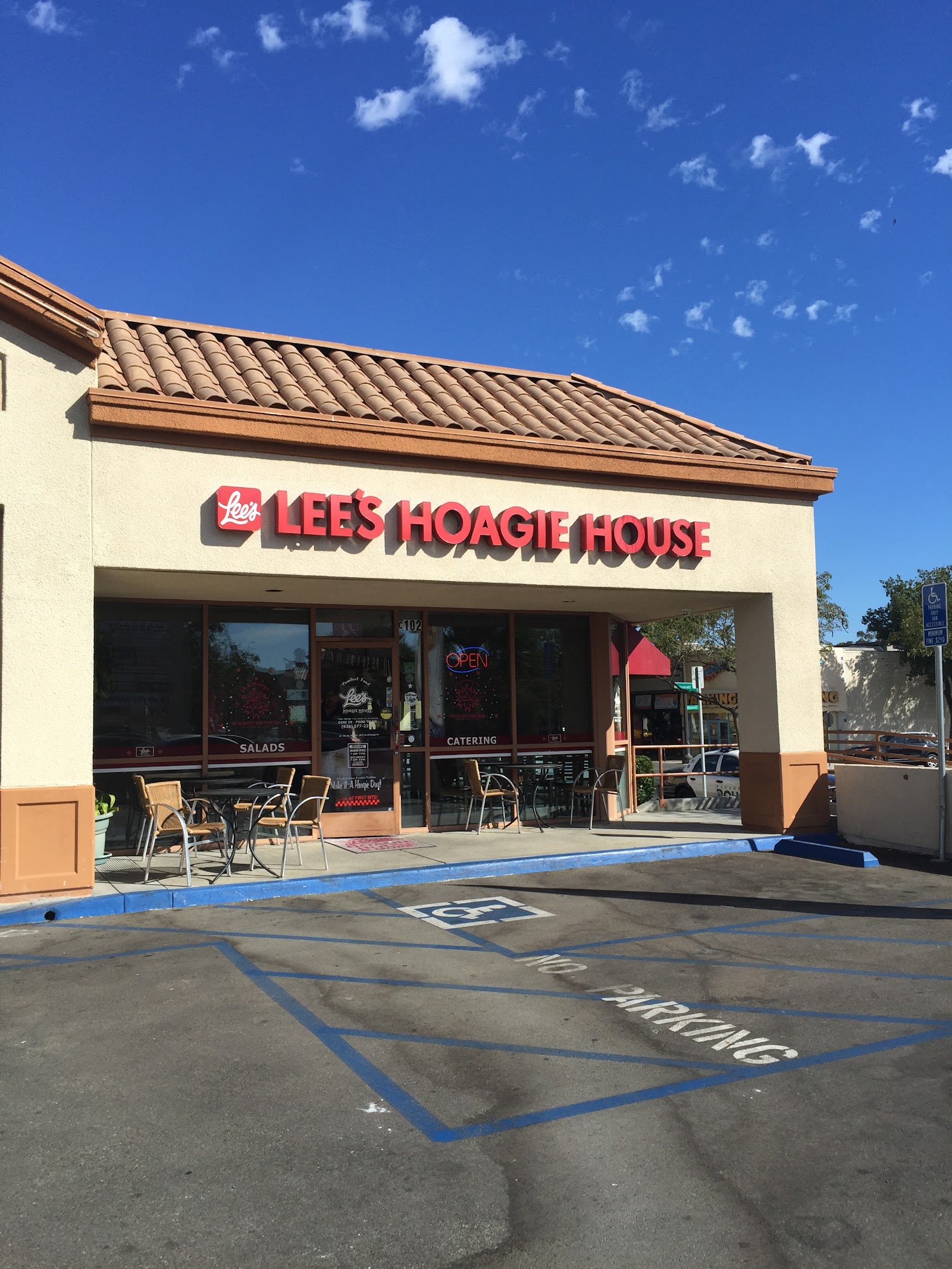 Lee's Hoagie House in Pasadena, CA