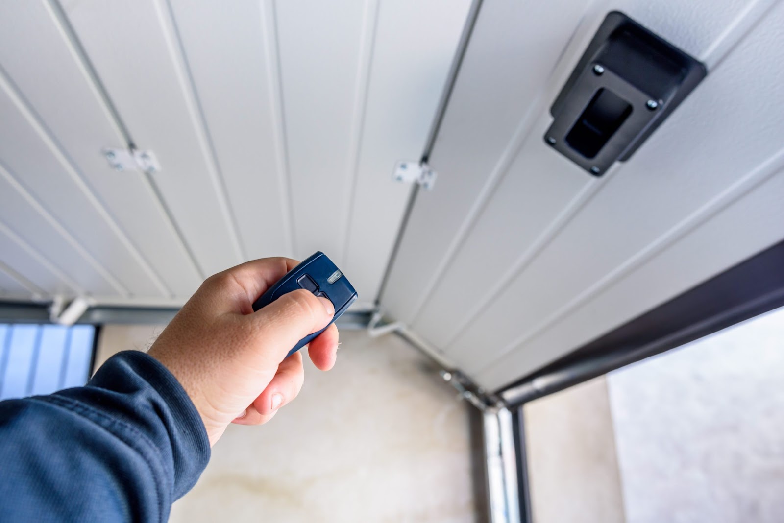 Priority Garage Door Repair in Pasadena, CA
