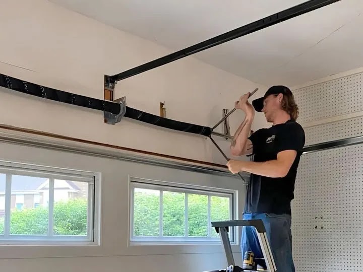 Priority Garage Door Repair in Pasadena, CA