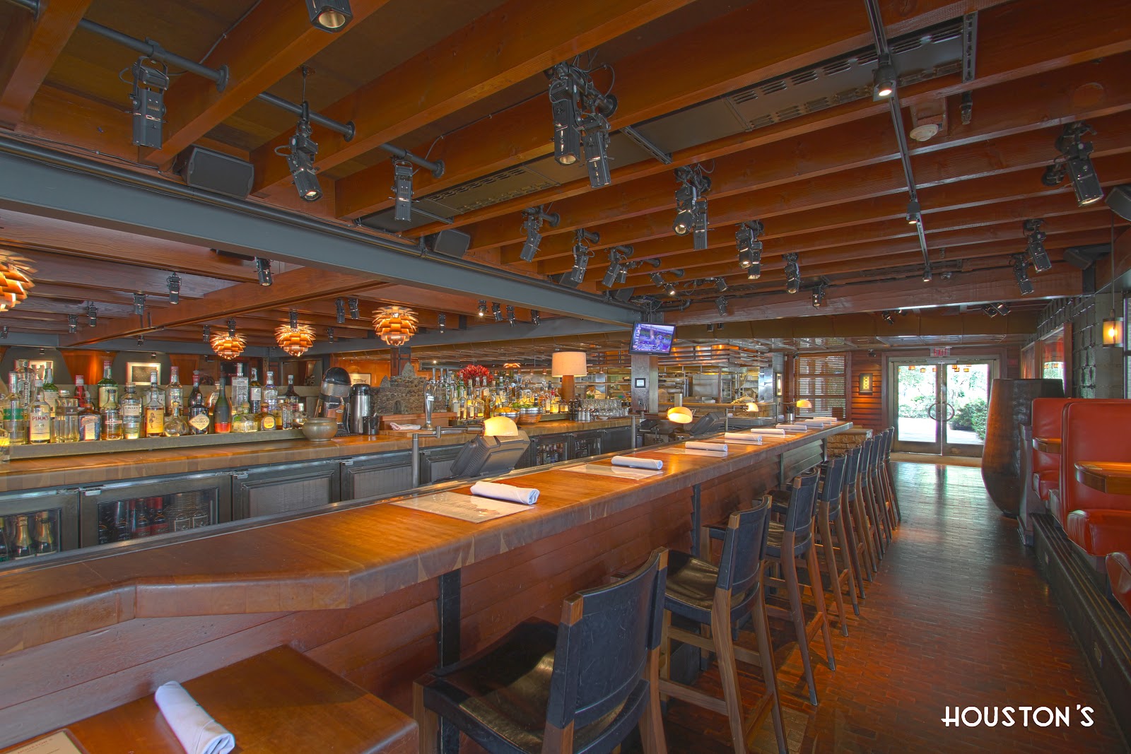 Houston's in Pasadena, CA