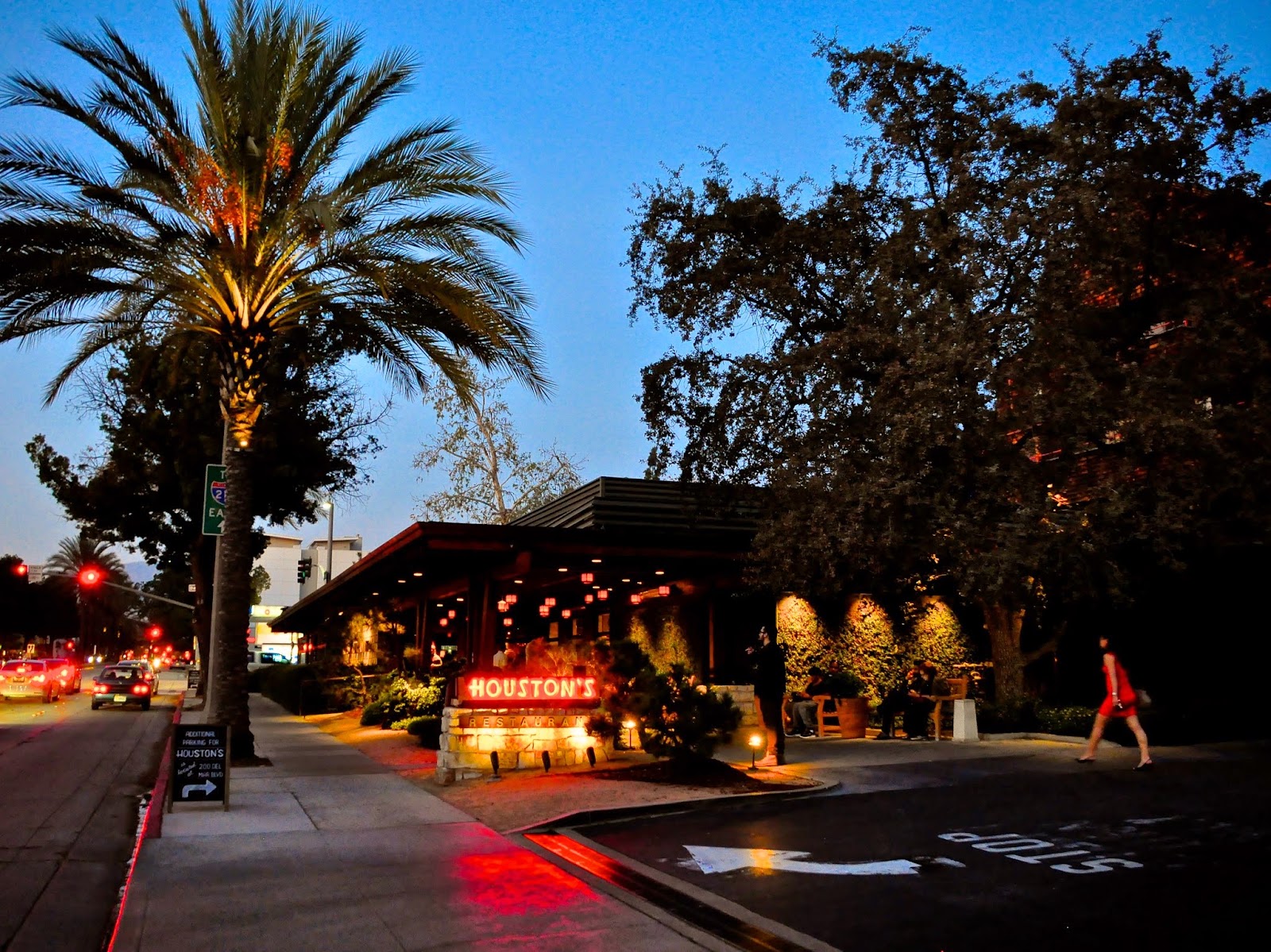 Houston's in Pasadena, CA