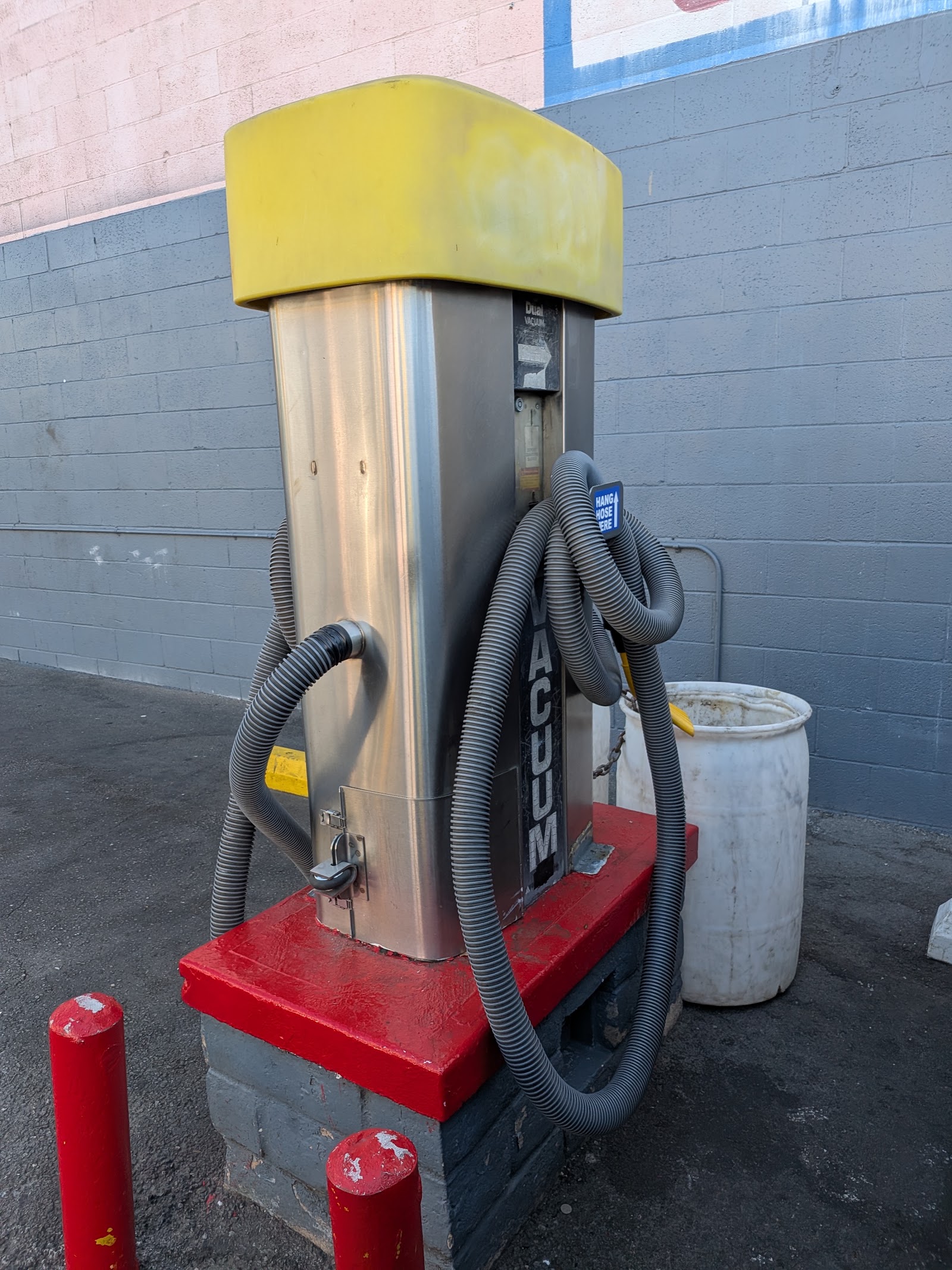Fiesta Car Wash in Pasadena, CA