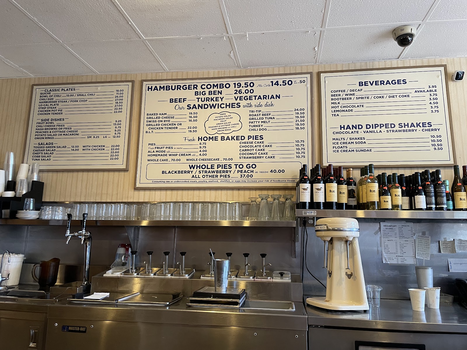 Pie 'n Burger in Pasadena, CA