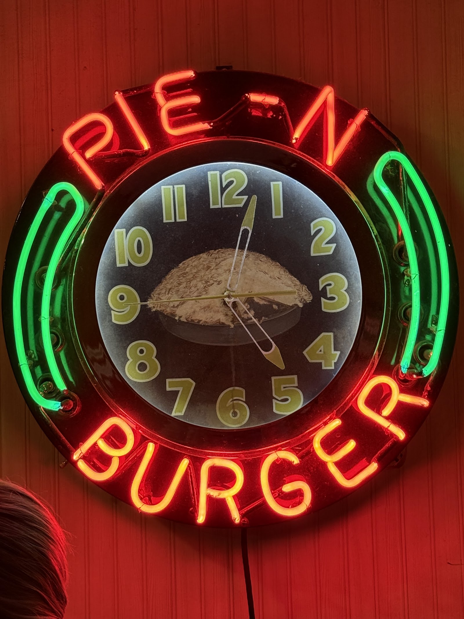 Pie 'n Burger in Pasadena, CA
