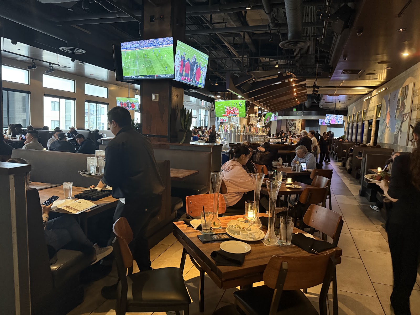 Yard House in Pasadena, CA