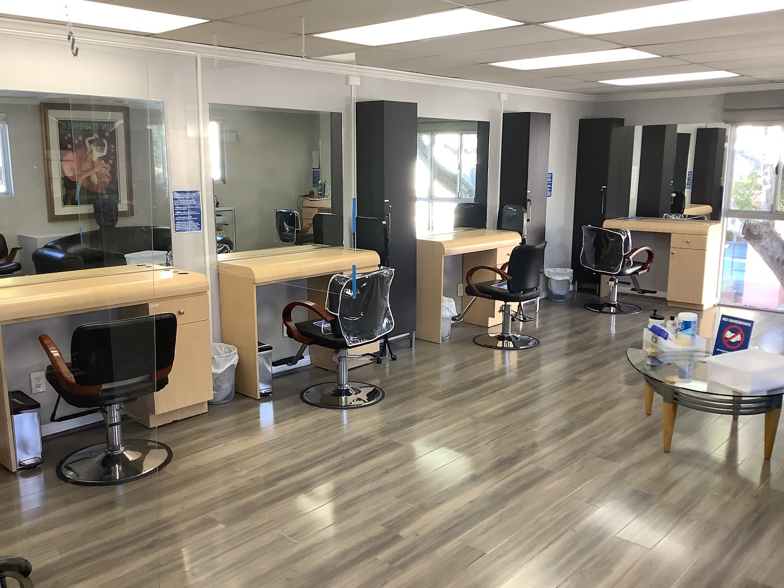 Upstairs Hair Salon Pasadena, CA - Women's & Men's Haircuts in Pasadena, CA