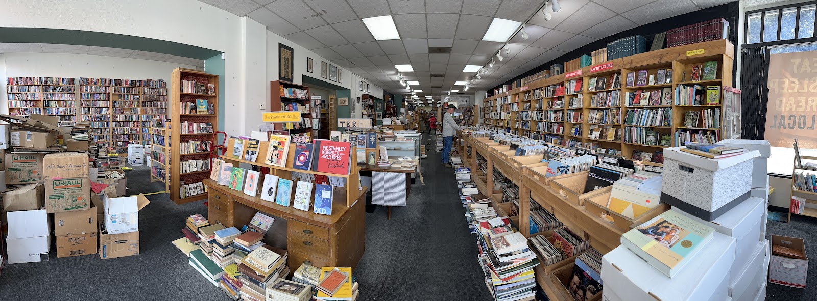 Book Alley in Pasadena, CA