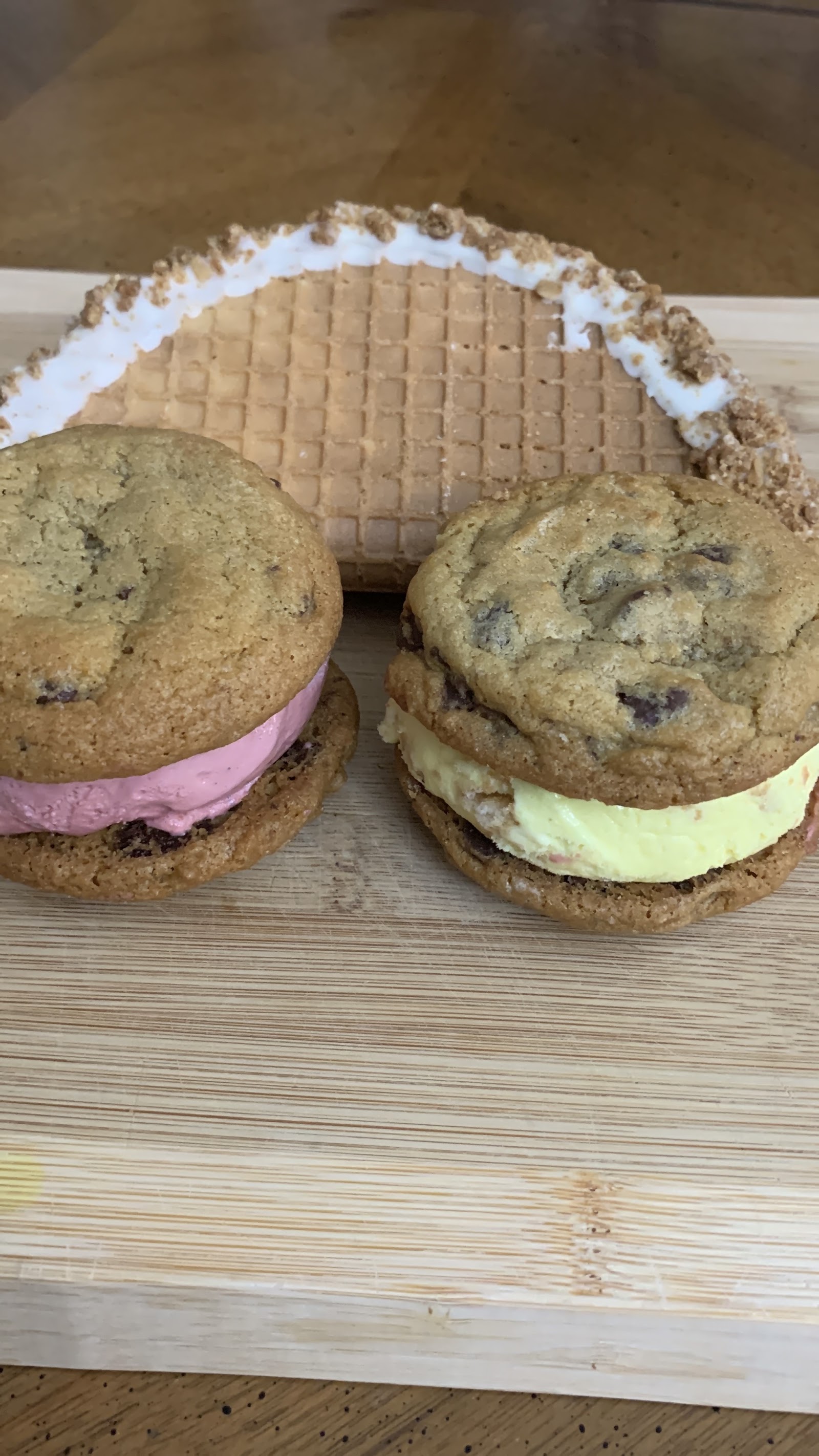 Sliders Bakery and Ice Cream Factory in Pasadena, CA