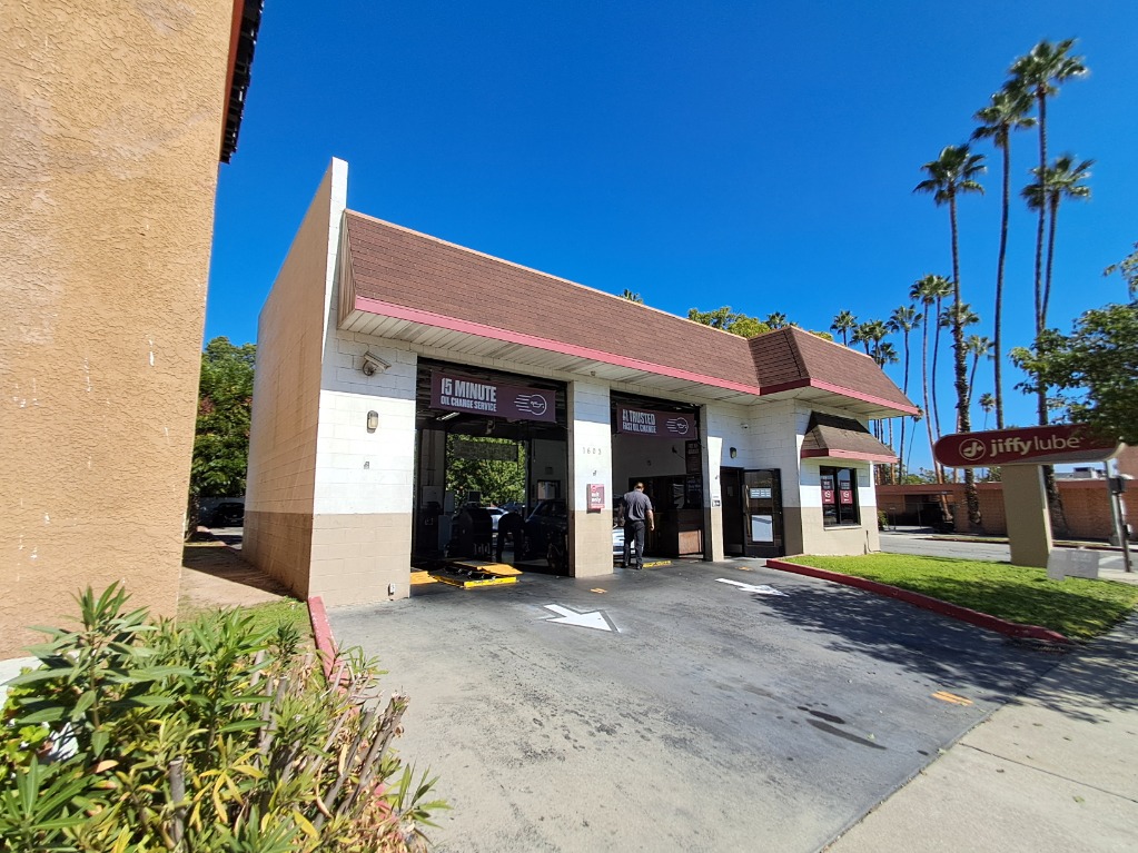 Jiffy Lube Oil Change in Pasadena, CA